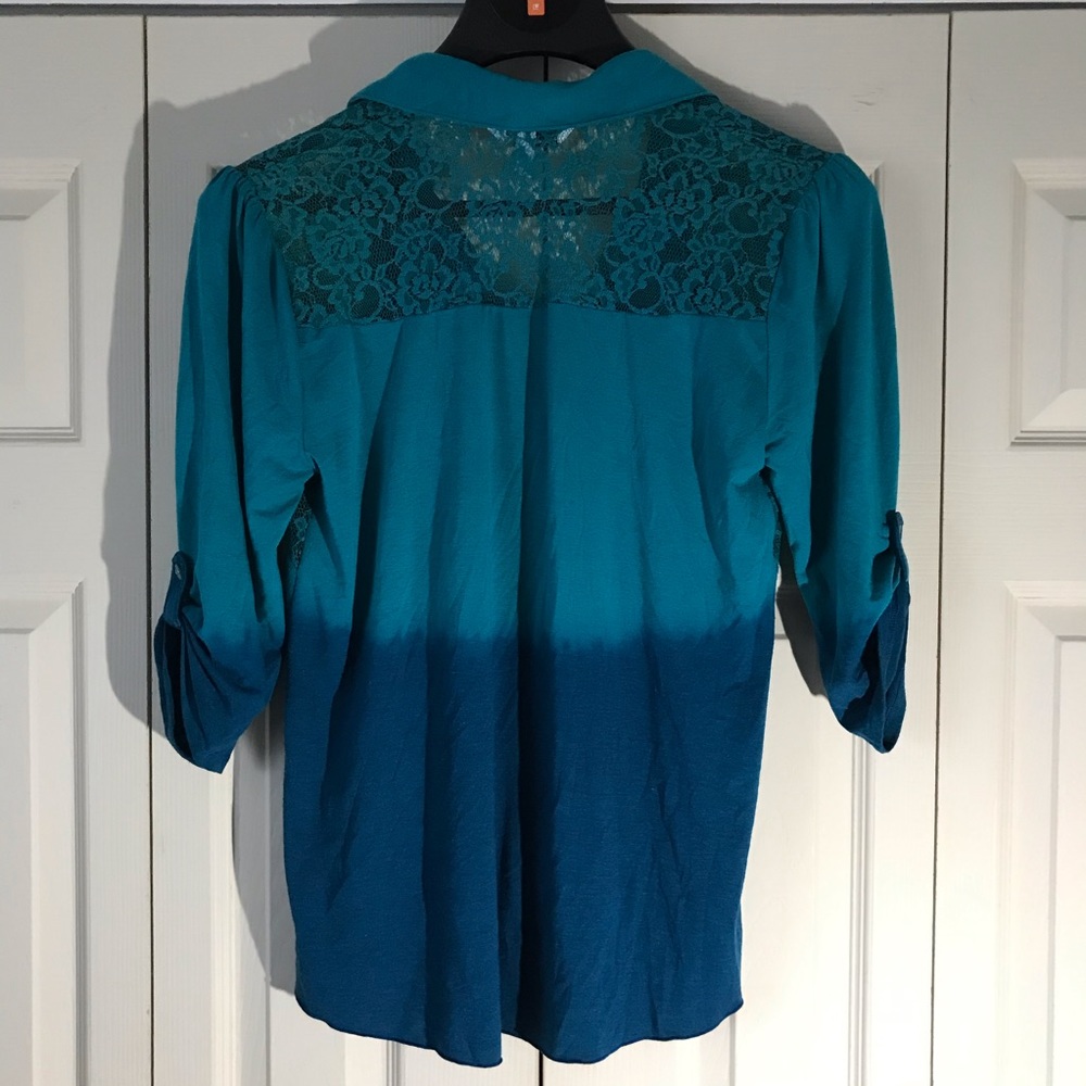 blouse - Picture 2 of 2